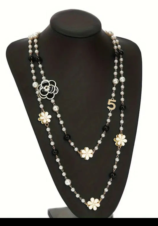 Fashion Pearls Necklace