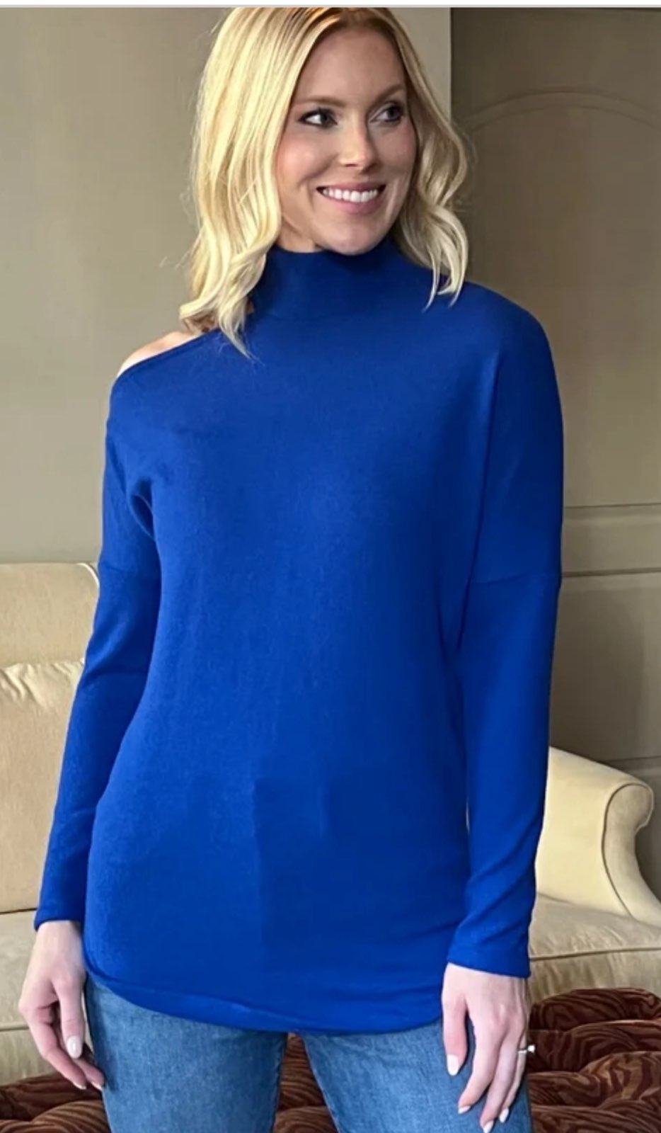 Shoulder Show Knit Top