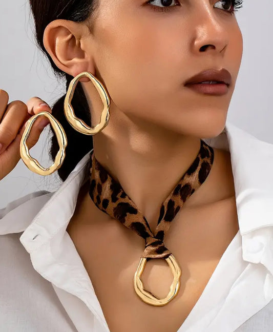 Vibrate 2pc necklace set