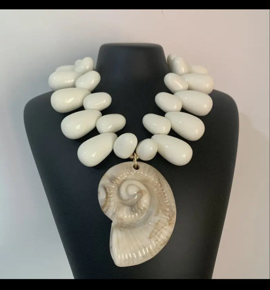 Resin acrylic statement necklace | White