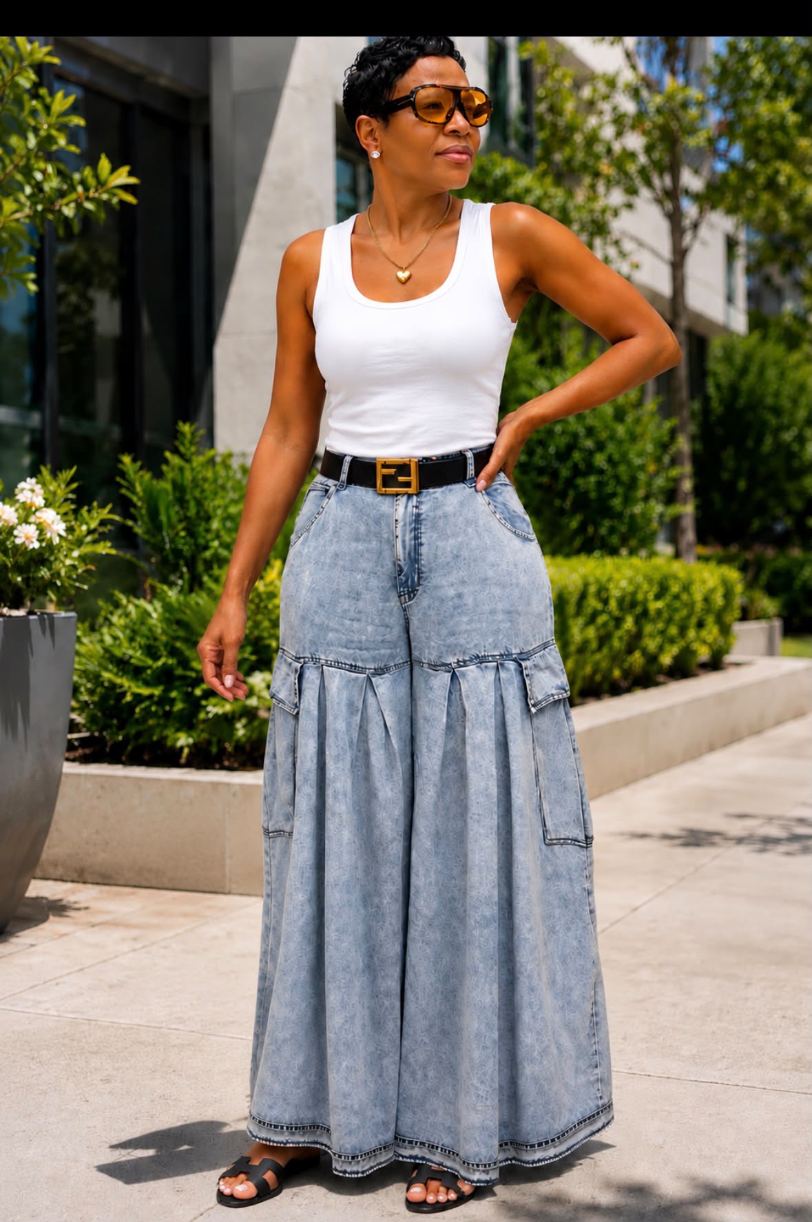 Wide leg cargo jeans