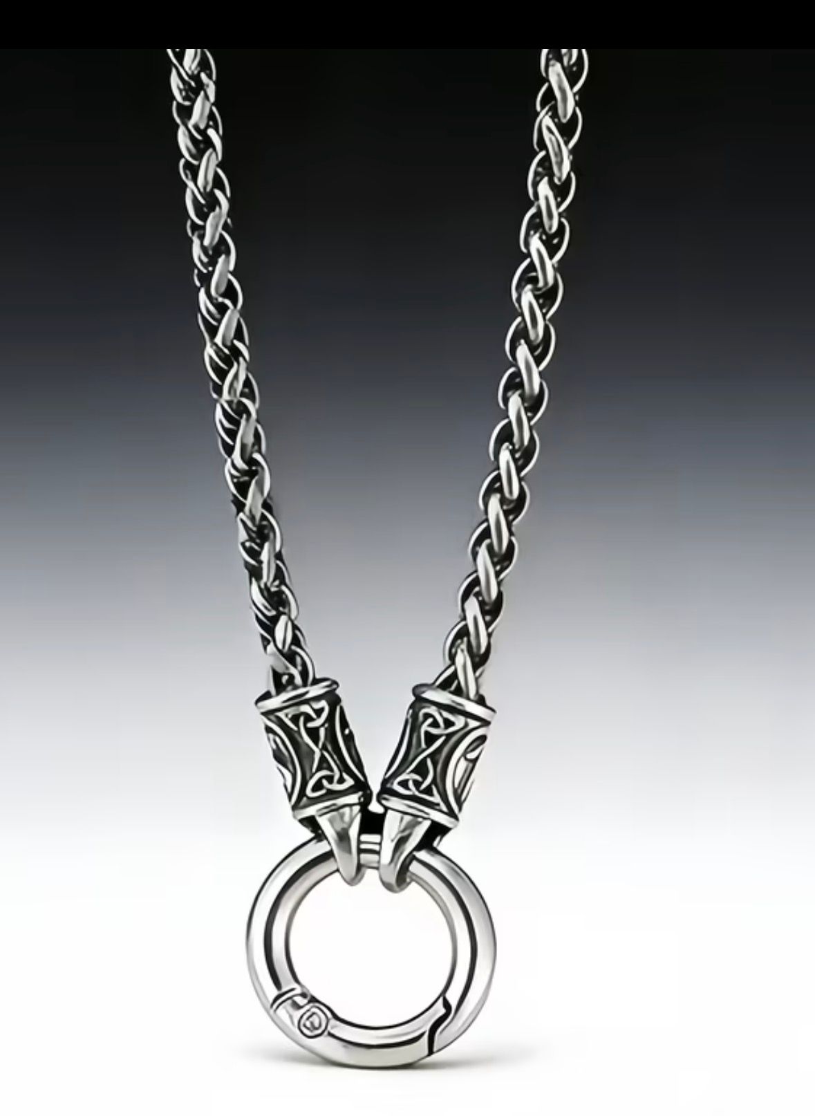 The O pendant