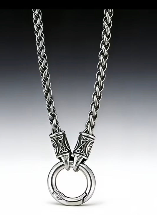 The O pendant